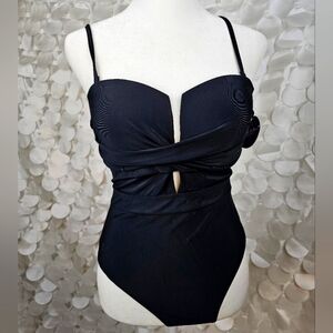 BLACK Cross Over One Piece Swimsuit‎
